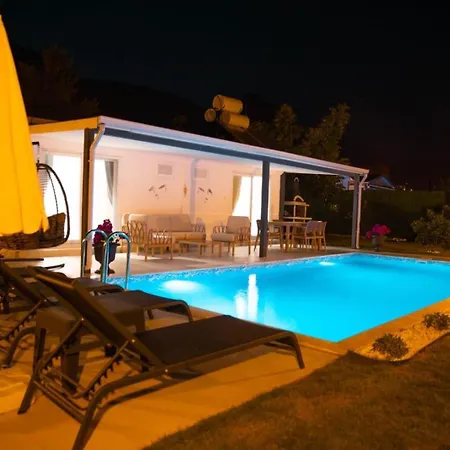 Karatas Villa's * Inlice